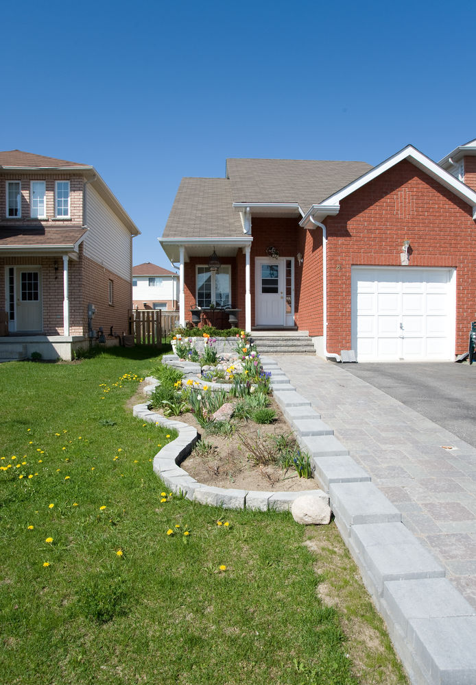 6842 Queen Cres. South, Strathroy, Ontario  I0I 3W9 - Photo 1 - 9428708622